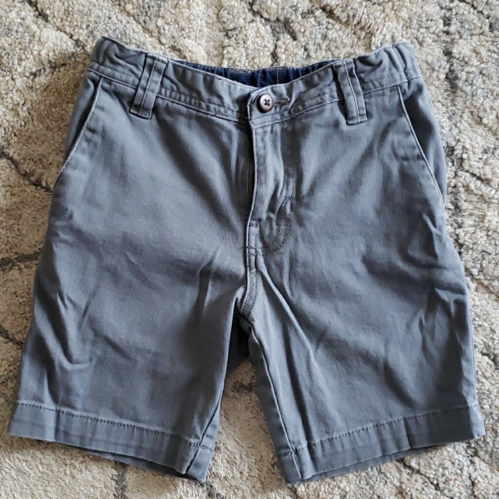 Boys size 6 dress shorts